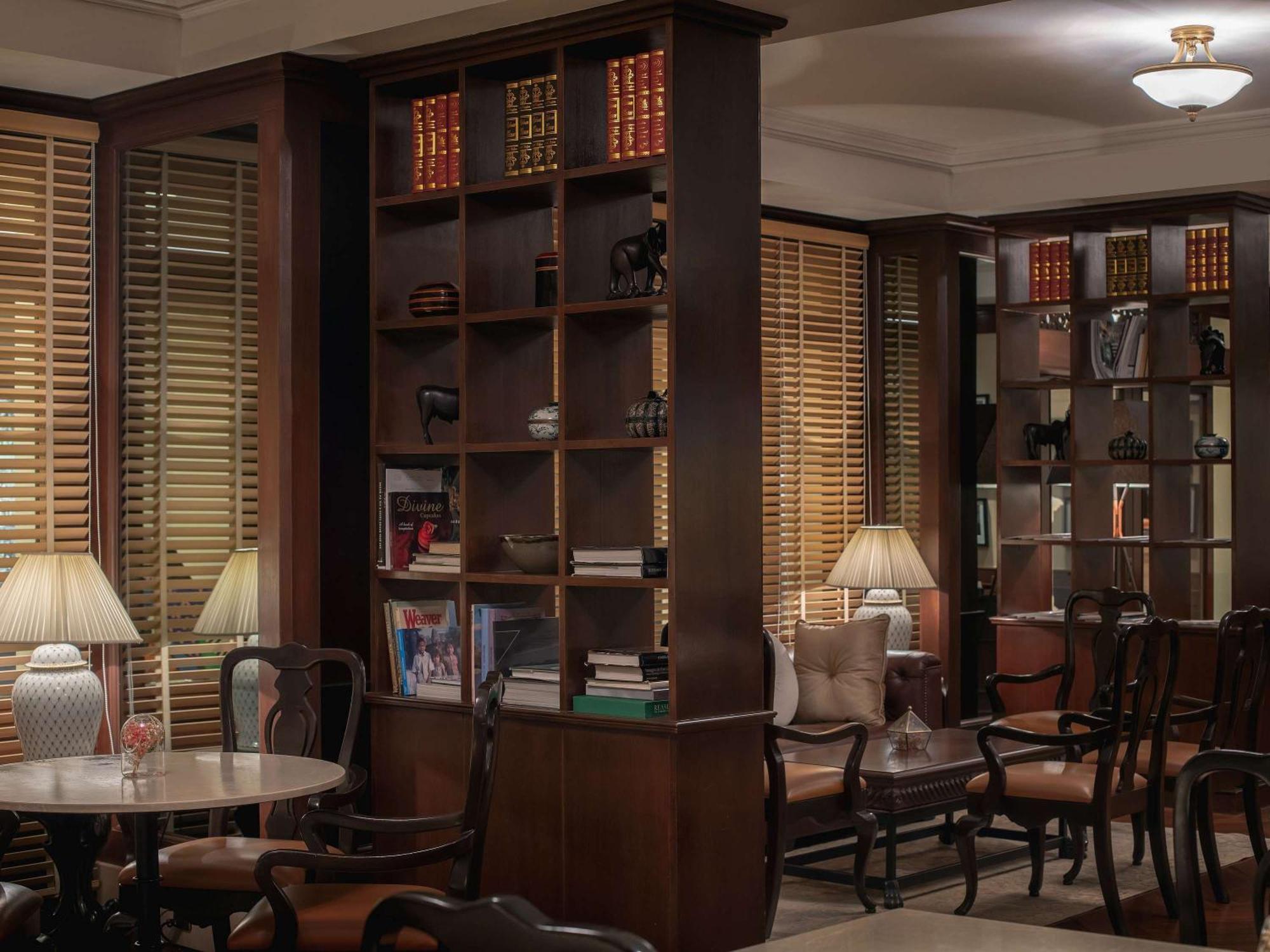 Sofitel Phokeethra Khách sạn 5*